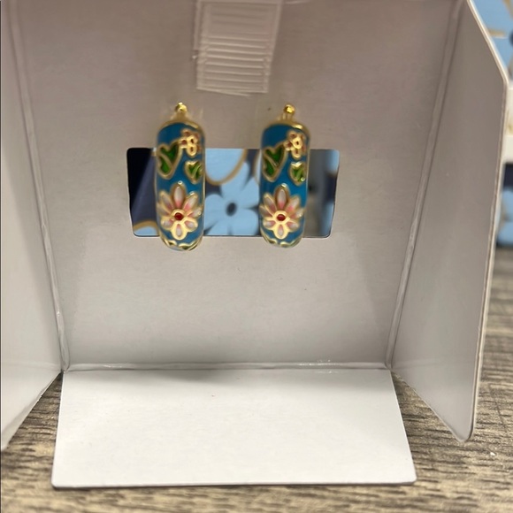 Piper K | Blue Floral Earrings ✨ - Picture 4 of 6
